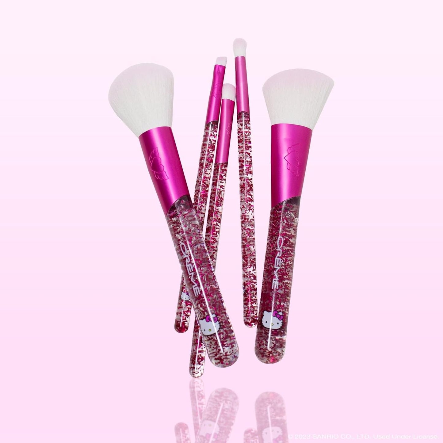 The Creme Shop Hello Kitty Luv Wave Brush Collection - Brochas de maquillaje versátiles y suaves como la seda - Sombrador preciso, brocha de mezcla, detallador en ángulo, cepillo para rubor, cepillo