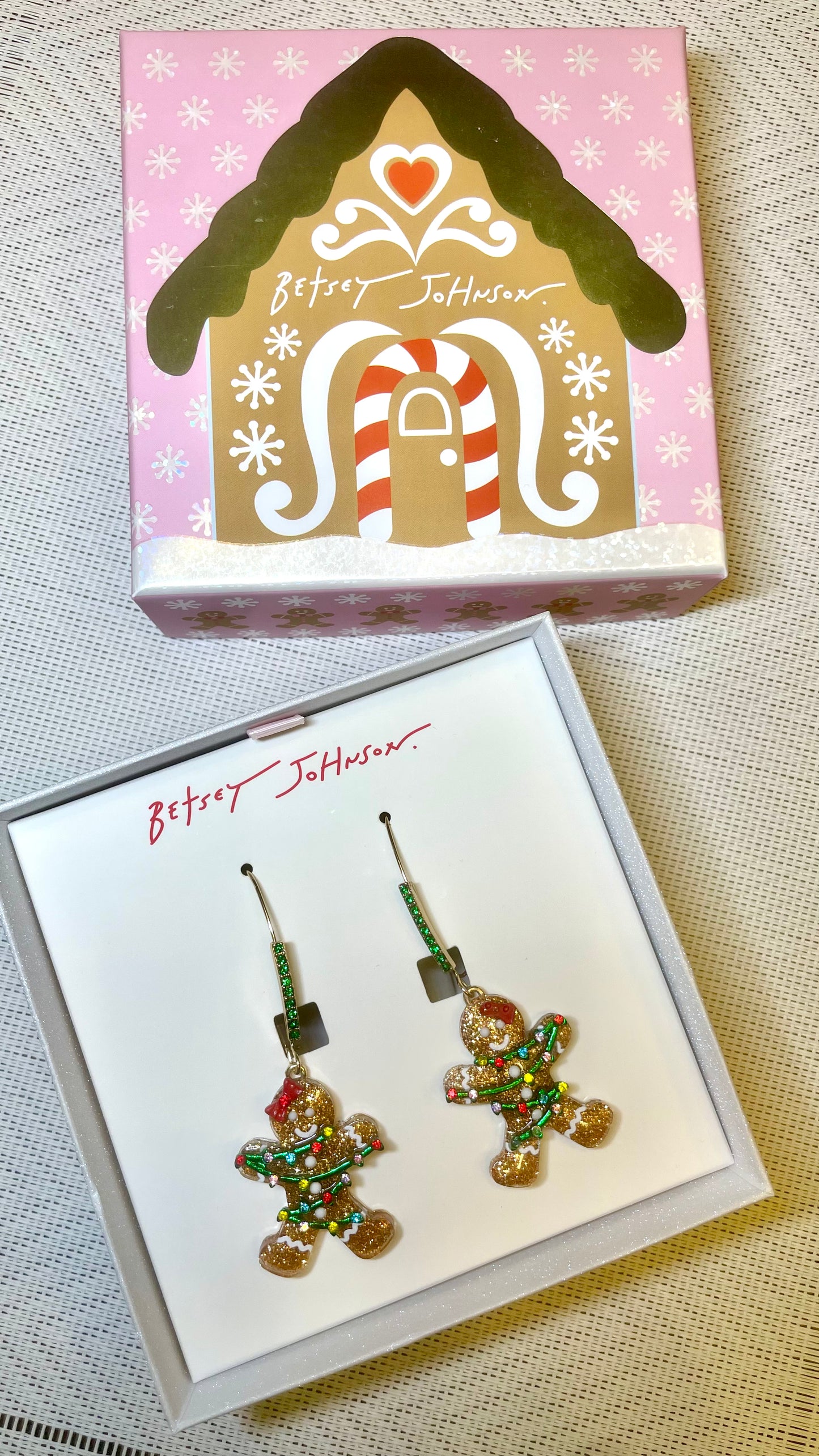 Aretes Betsey Johnson muñecos de jingibre grande navideños